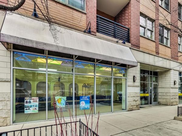 871 N Larrabee Street , Chicago, IL 60610