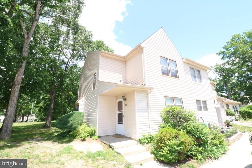 32 Pin Oak Lane, Tuckerton, NJ 08087 Main Photo