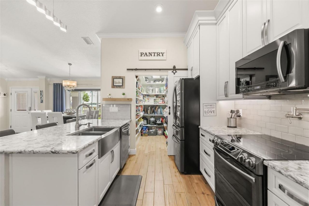 33000 Lakeshore Drive, Tavares, FL 32778 Photo