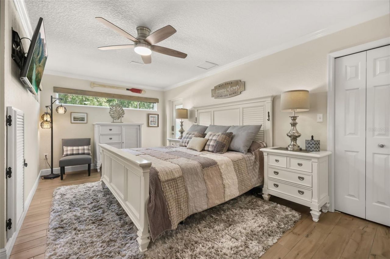 33000 Lakeshore Drive, Tavares, FL 32778 Photo
