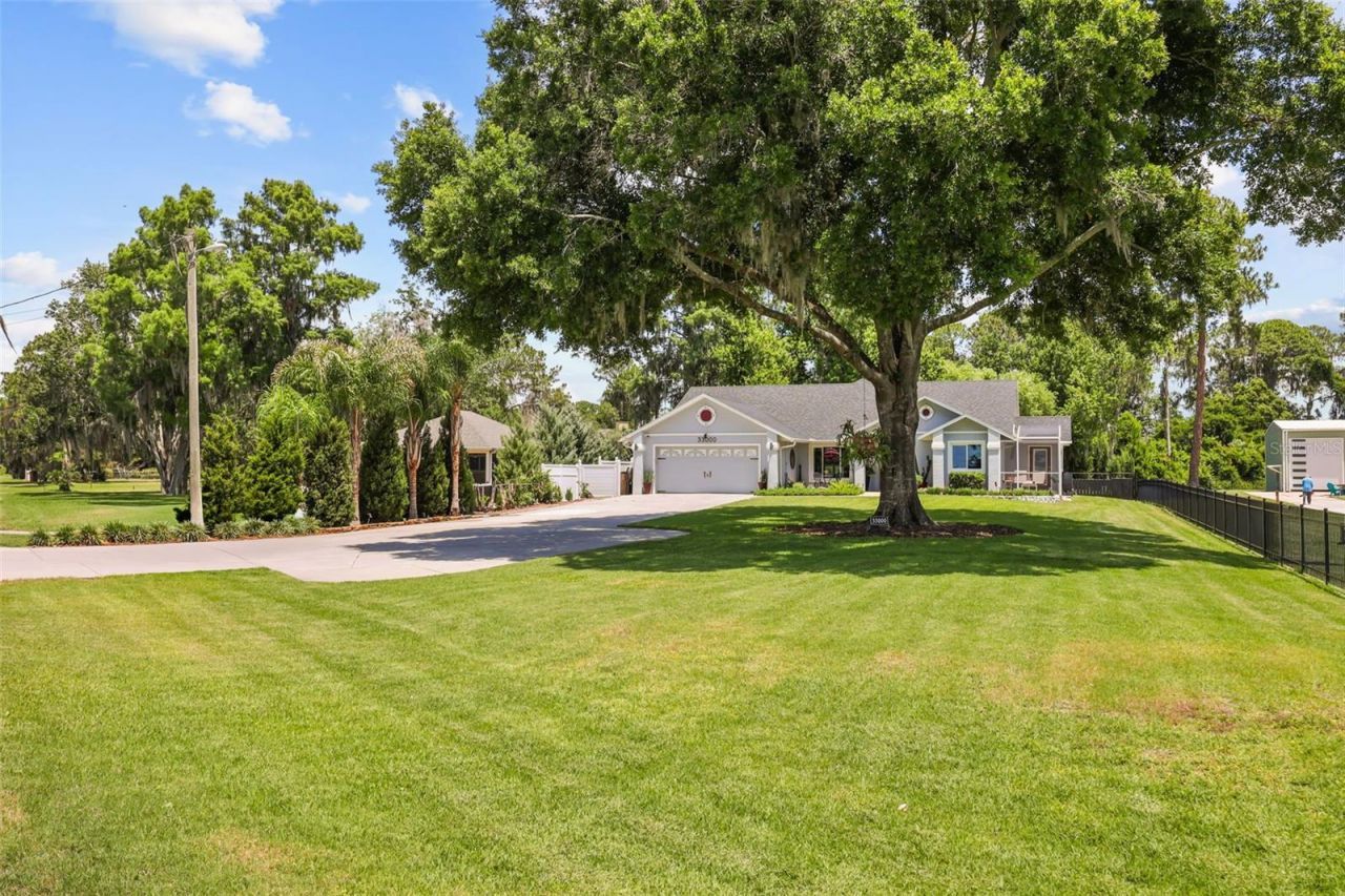 33000 Lakeshore Drive, Tavares, FL 32778 Photo
