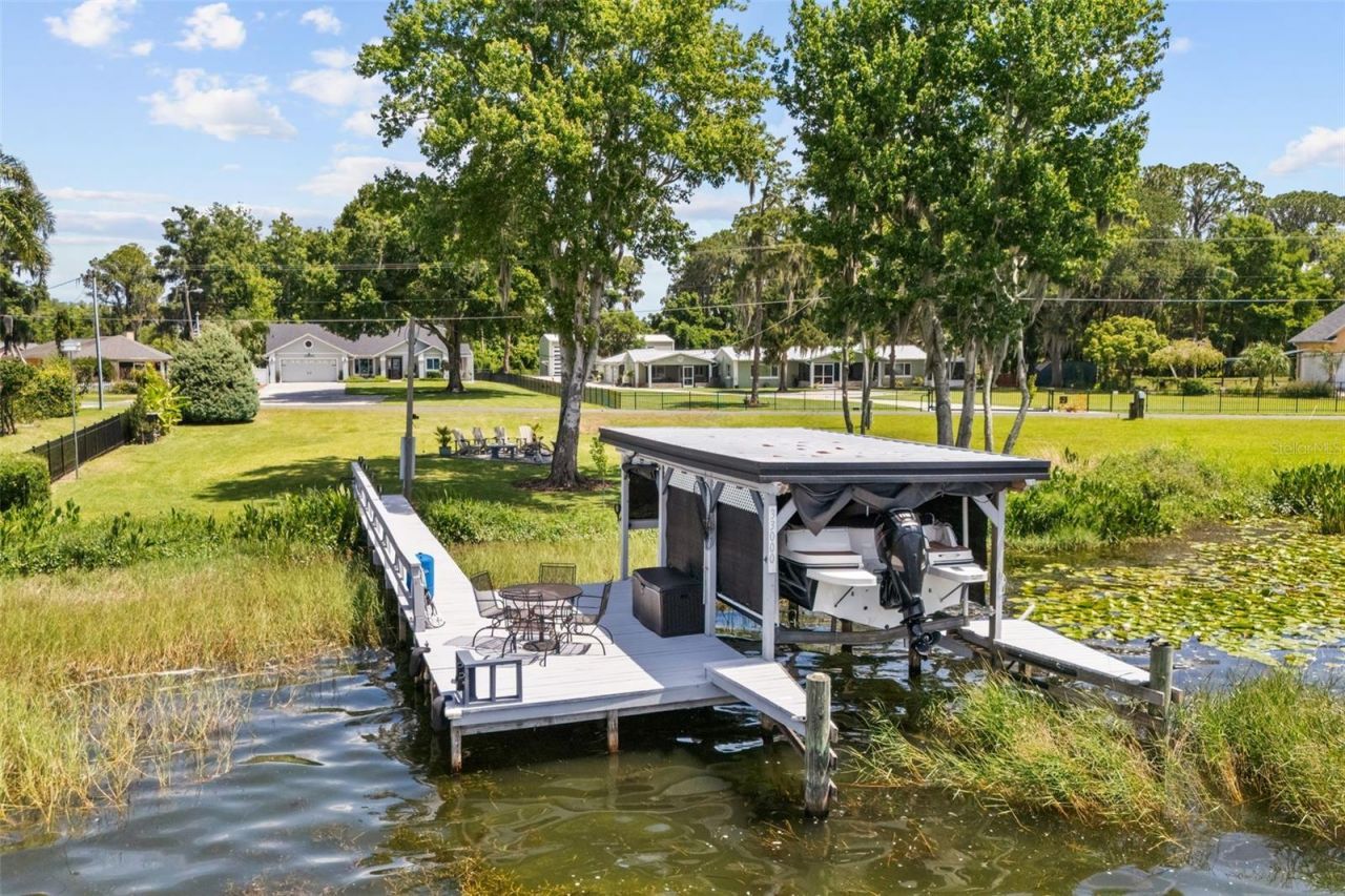 33000 Lakeshore Drive, Tavares, FL 32778 Photo