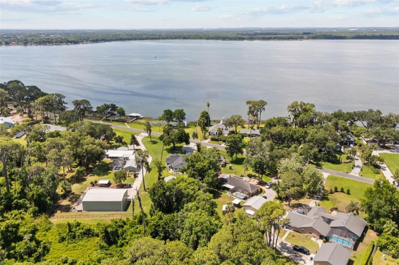 33000 Lakeshore Drive, Tavares, FL 32778 Photo