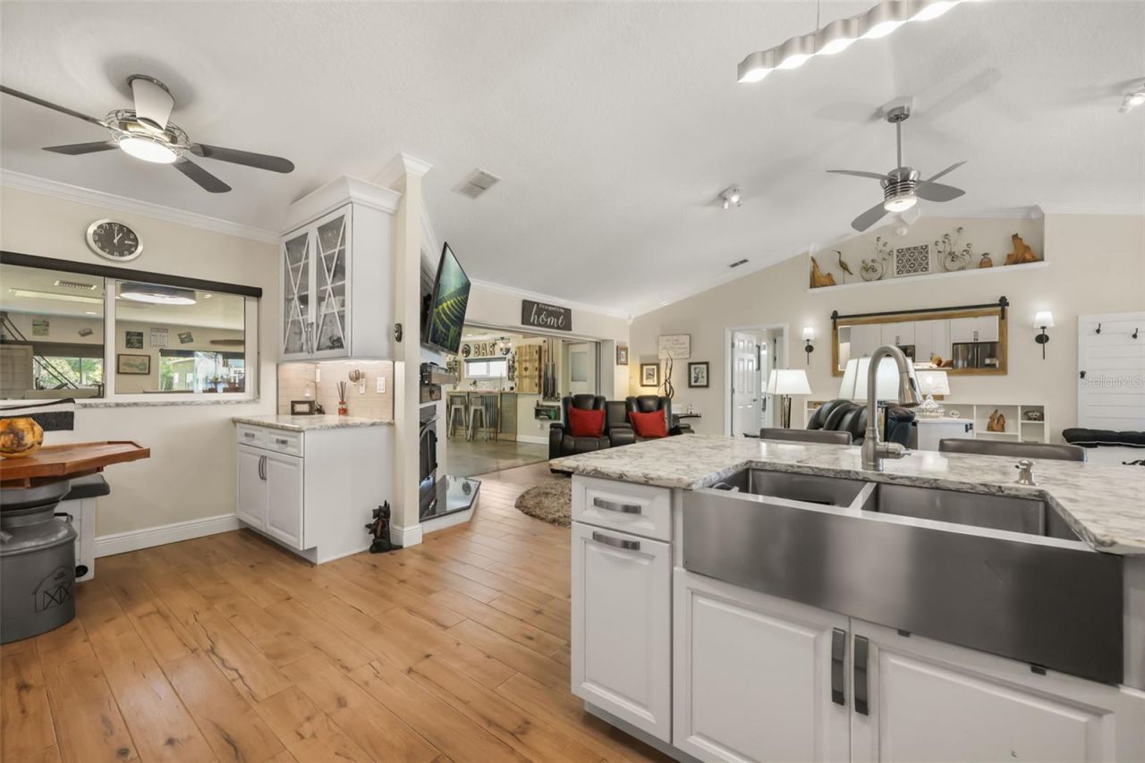 33000 Lakeshore Drive, Tavares, FL 32778 Photo