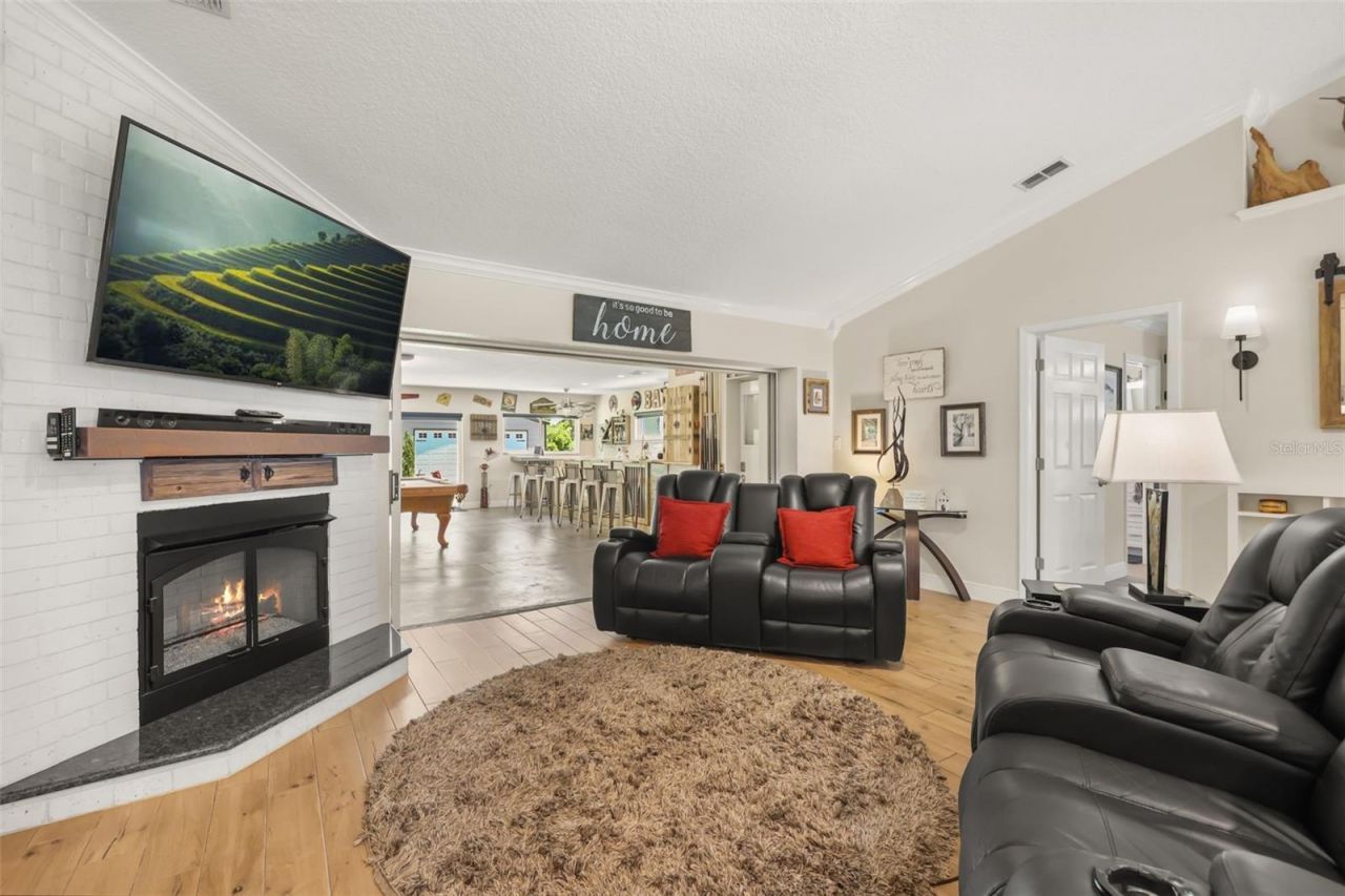 33000 Lakeshore Drive, Tavares, FL 32778 Photo