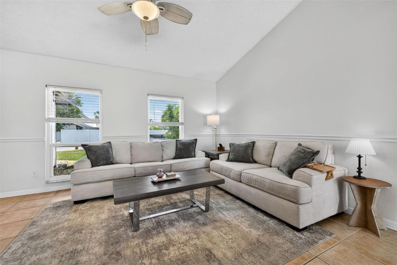 10705 Out Island Drive, Tampa, FL 33615 Photo