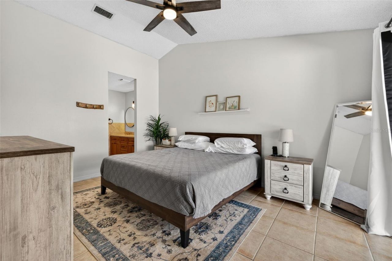 10705 Out Island Drive, Tampa, FL 33615 Photo