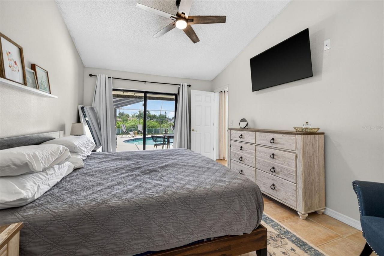 10705 Out Island Drive, Tampa, FL 33615 Photo