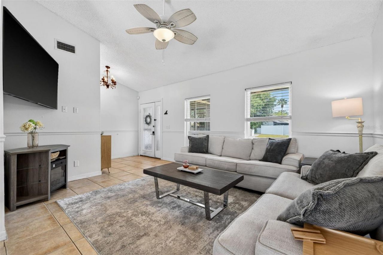 10705 Out Island Drive, Tampa, FL 33615 Photo