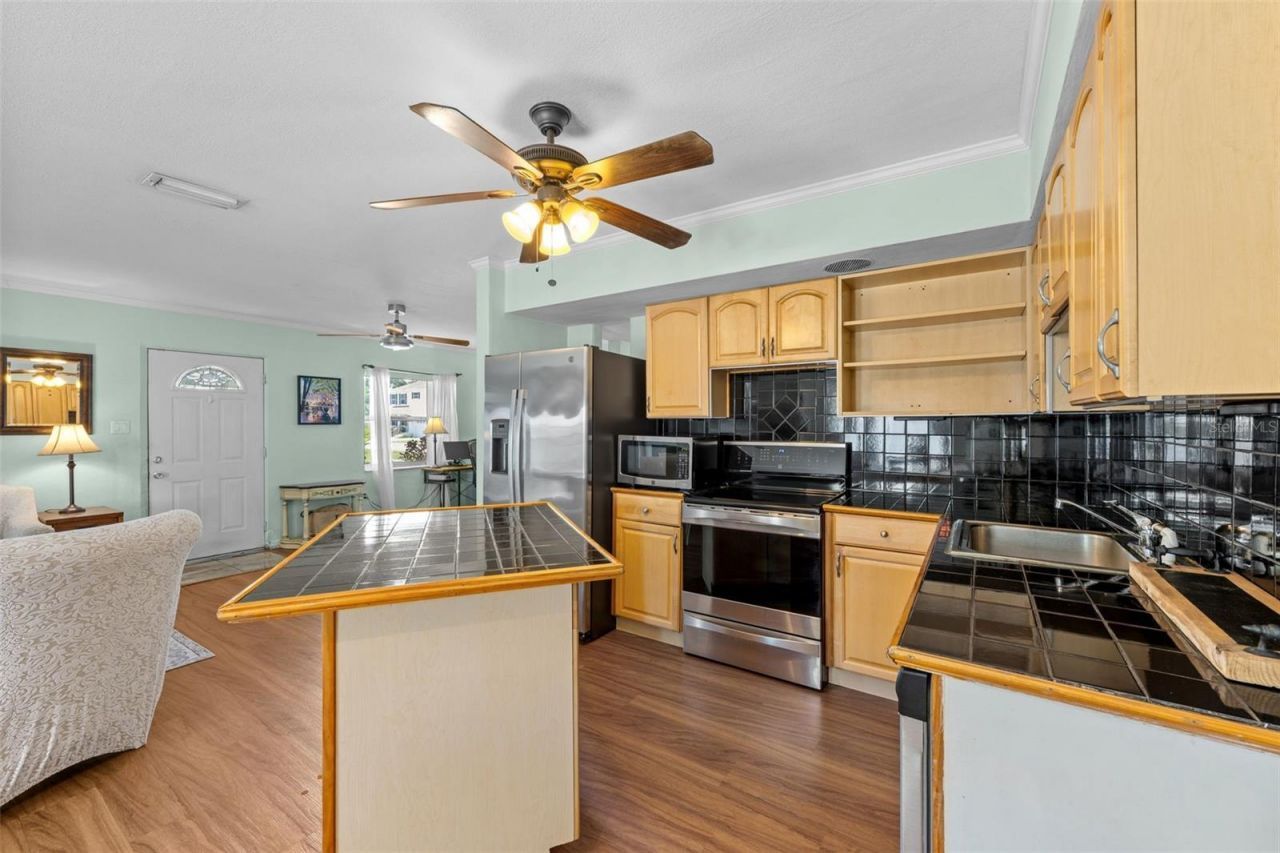 6737 Laurel Street N, Saint Petersburg, FL 33702 Photo