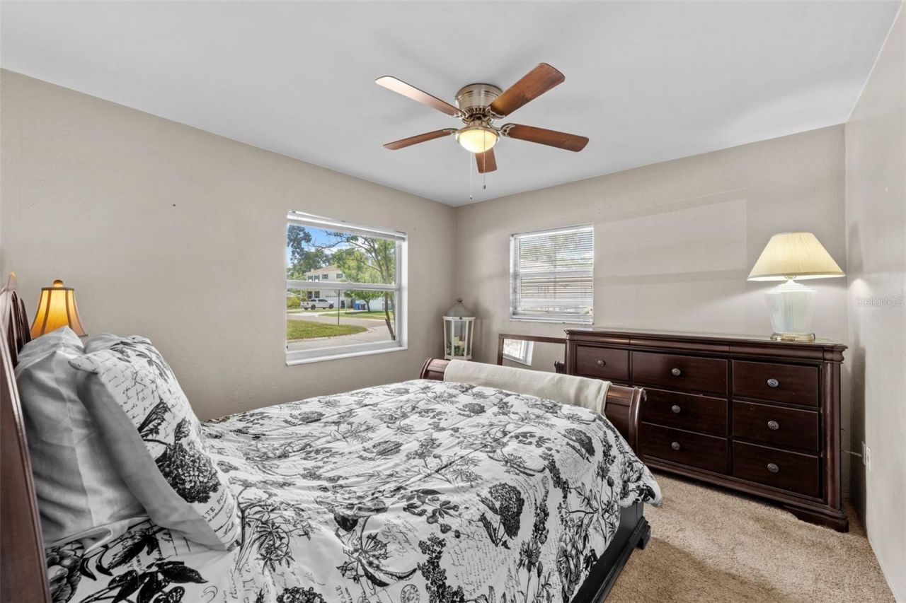 6737 Laurel Street N, Saint Petersburg, FL 33702 Photo