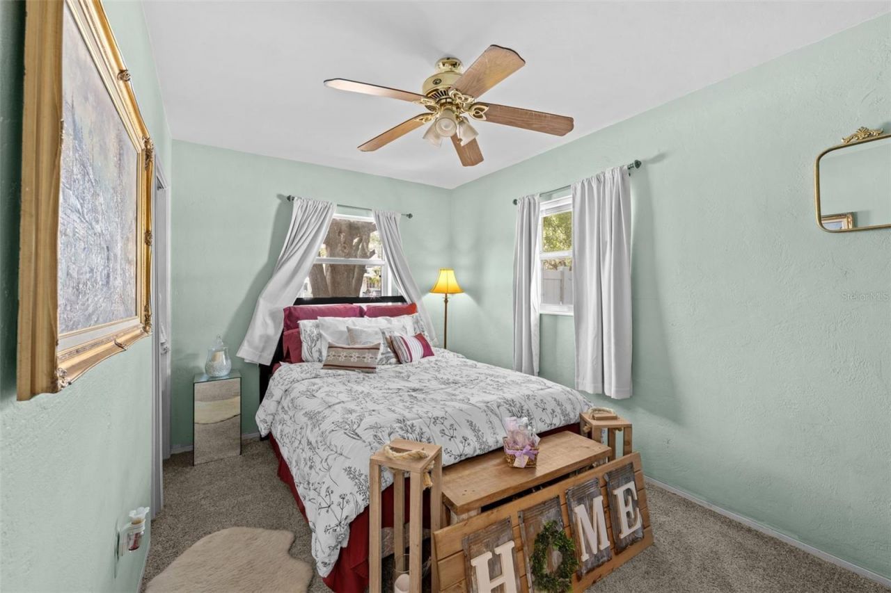 6737 Laurel Street N, Saint Petersburg, FL 33702 Photo