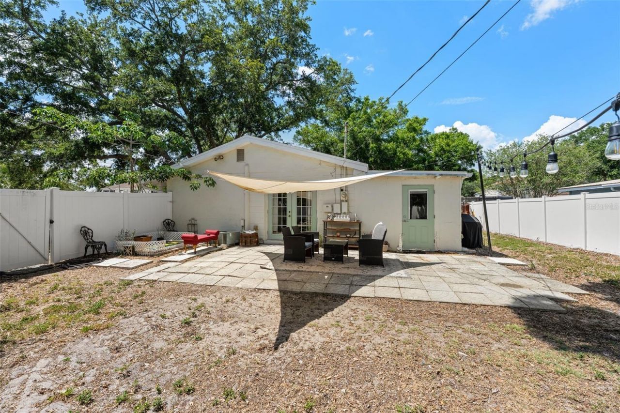 6737 Laurel Street N, Saint Petersburg, FL 33702 Photo