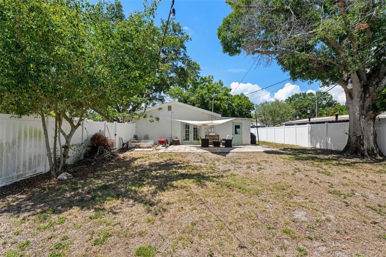 6737 Laurel Street N, Saint Petersburg, FL 33702 Photo