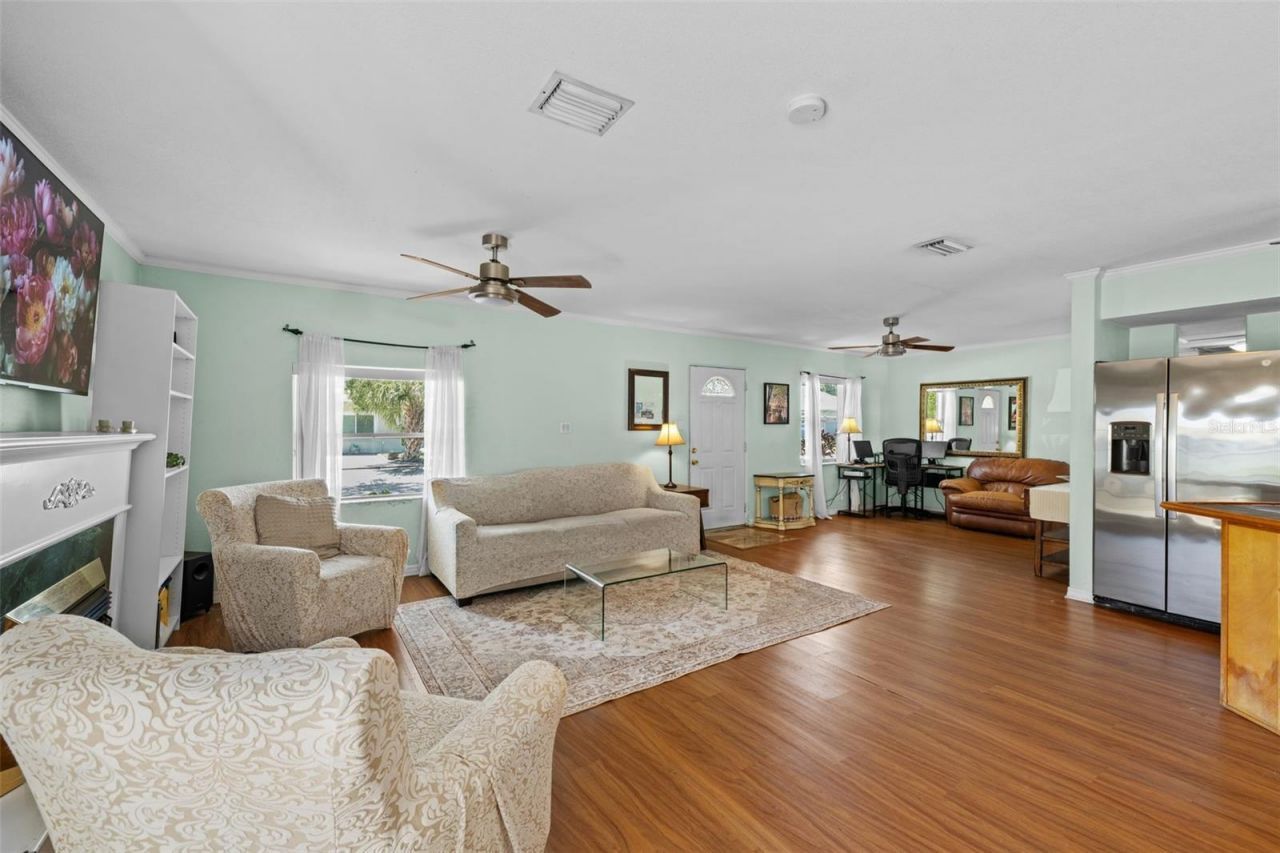 6737 Laurel Street N, Saint Petersburg, FL 33702 Photo