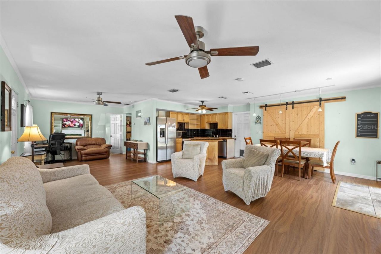 6737 Laurel Street N, Saint Petersburg, FL 33702 Photo
