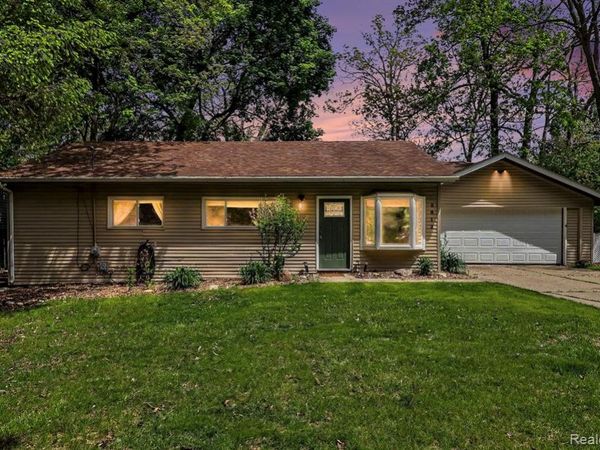 2512 Grandview Boulevard, Waterford Twp, MI 48329