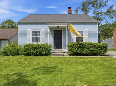 320 S Avery Road, Waterford Twp, MI 48328