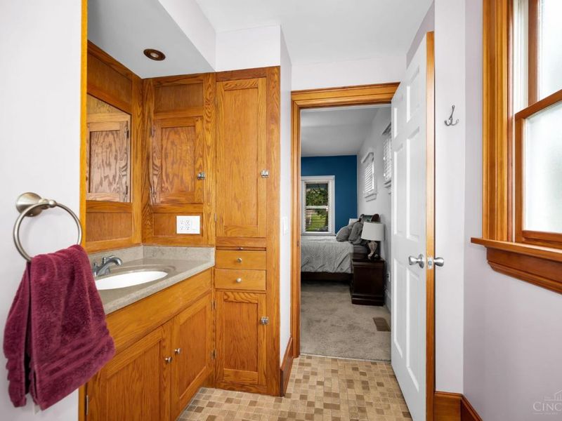 2245 Cathedral Avenue, Cincinnati, OH 45212 Photo 20