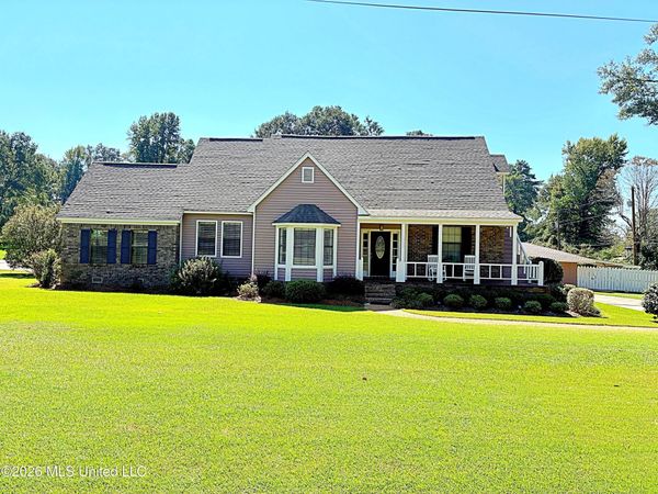 110 Shady Oaks Circle, Carthage, MS 39051