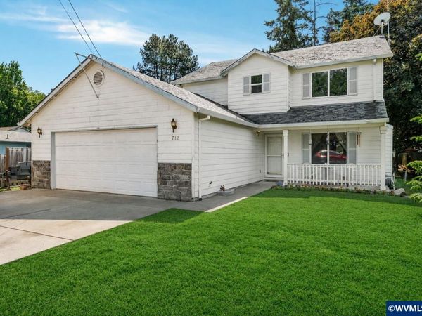 712 Main St, Dayton, OR 97114