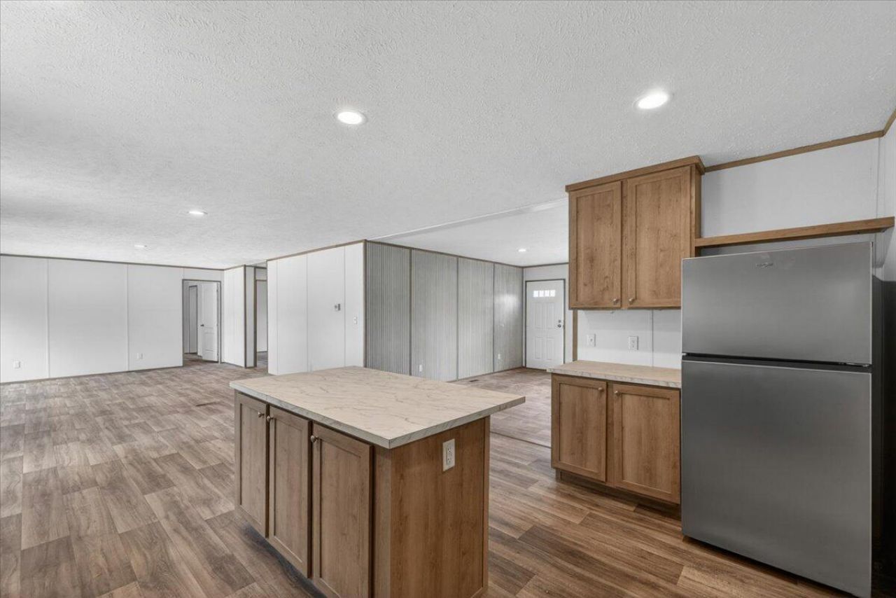 1185 Forty-one Road Photo 12