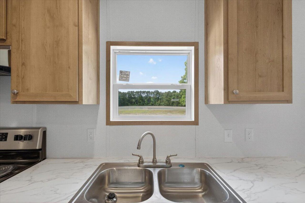 1185 Forty-one Road Photo 14