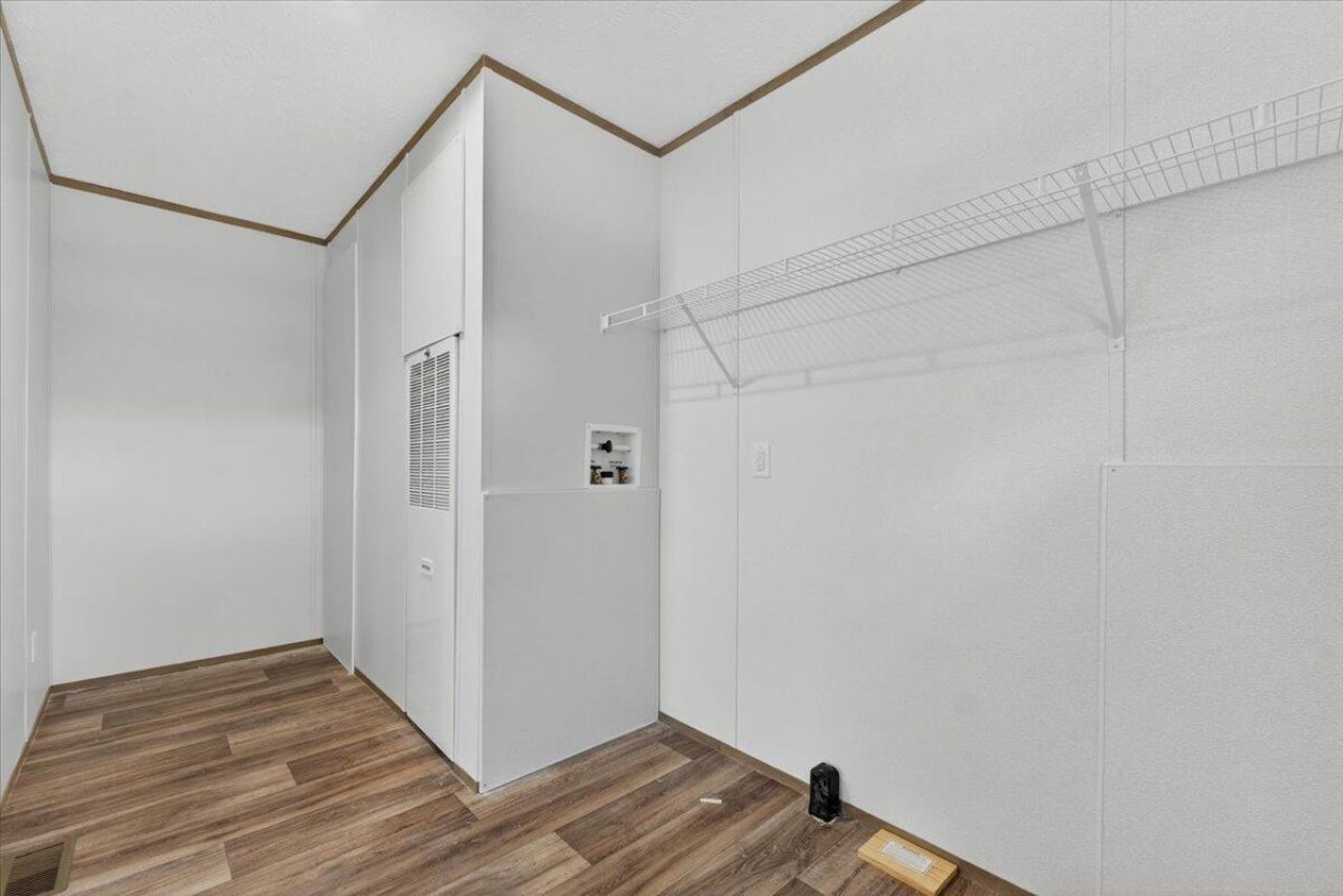 1185 Forty-one Road Photo 16