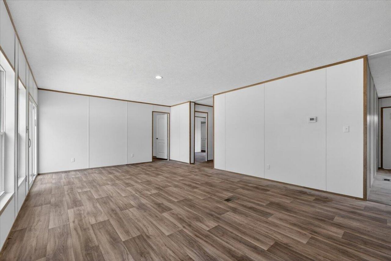 1185 Forty-one Road Photo 18