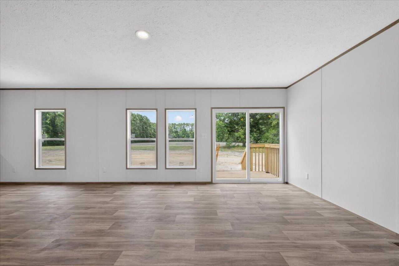 1185 Forty-one Road Photo 20