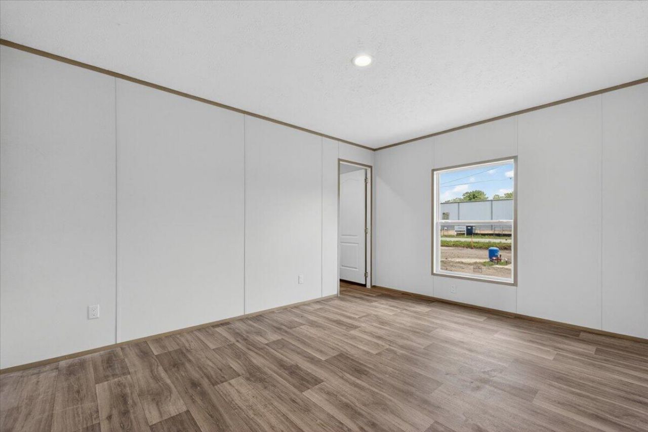 1185 Forty-one Road Photo 21