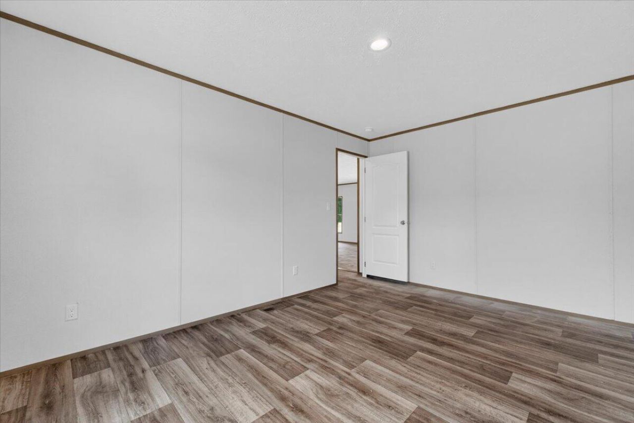 1185 Forty-one Road Photo 22