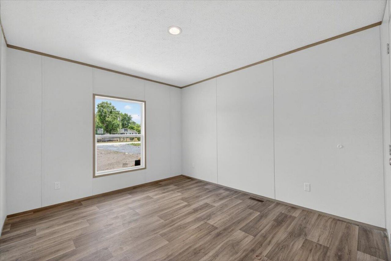 1185 Forty-one Road Photo 25