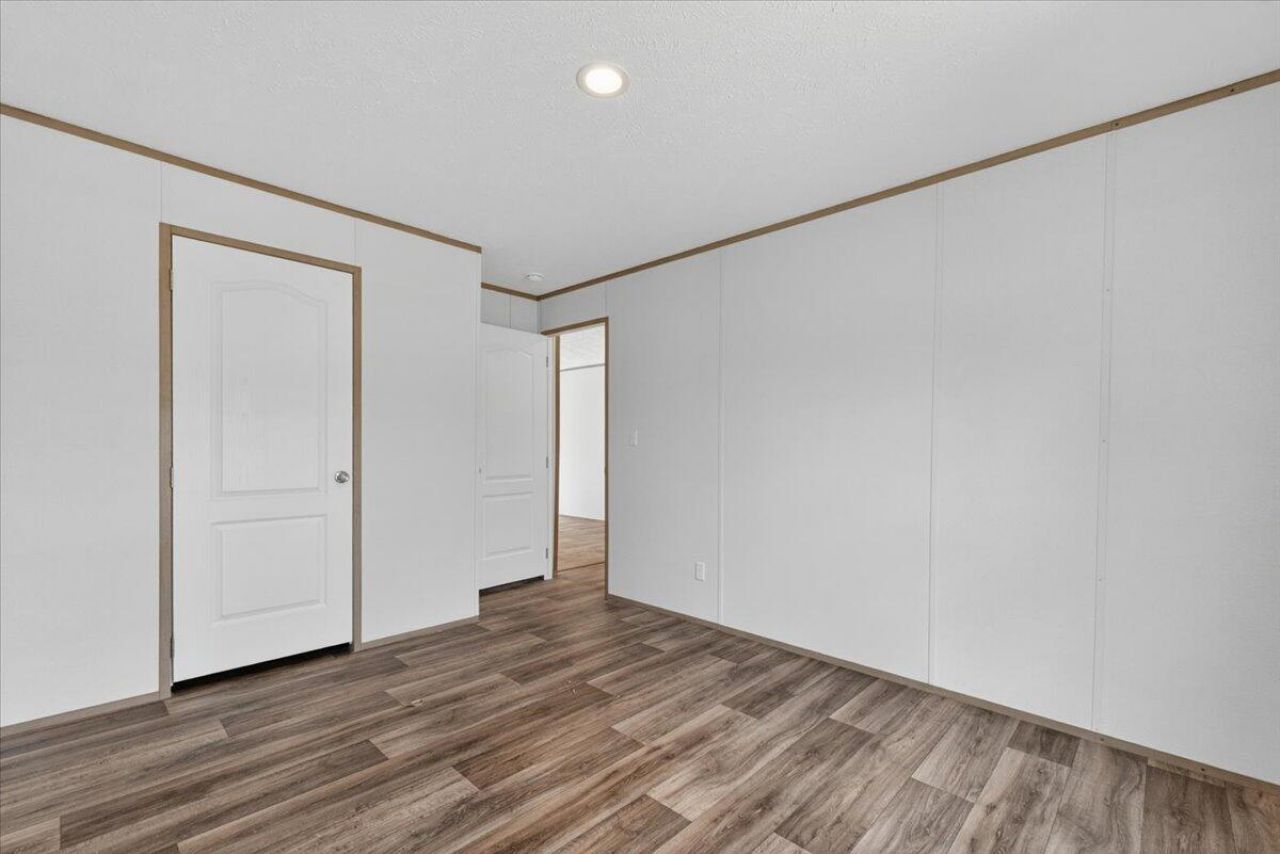 1185 Forty-one Road Photo 26