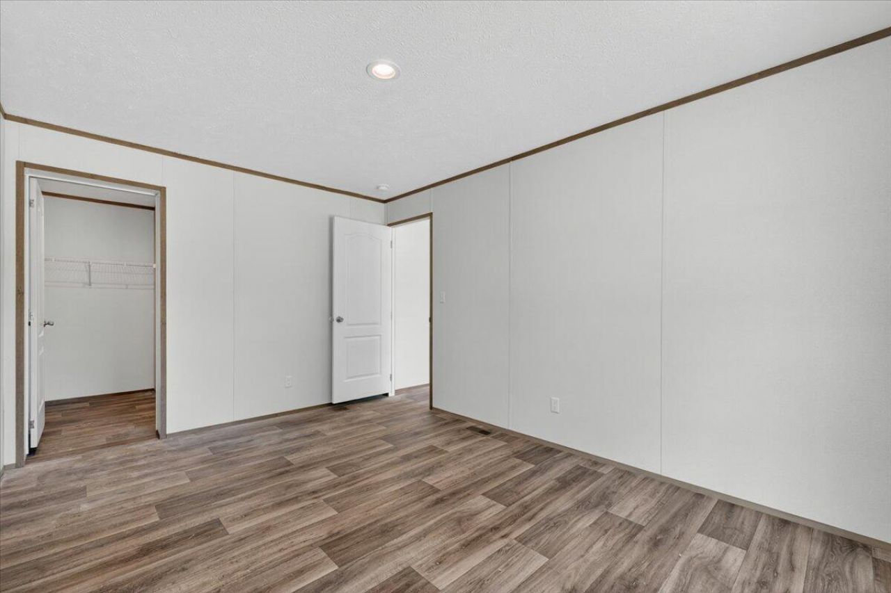 1185 Forty-one Road Photo 28