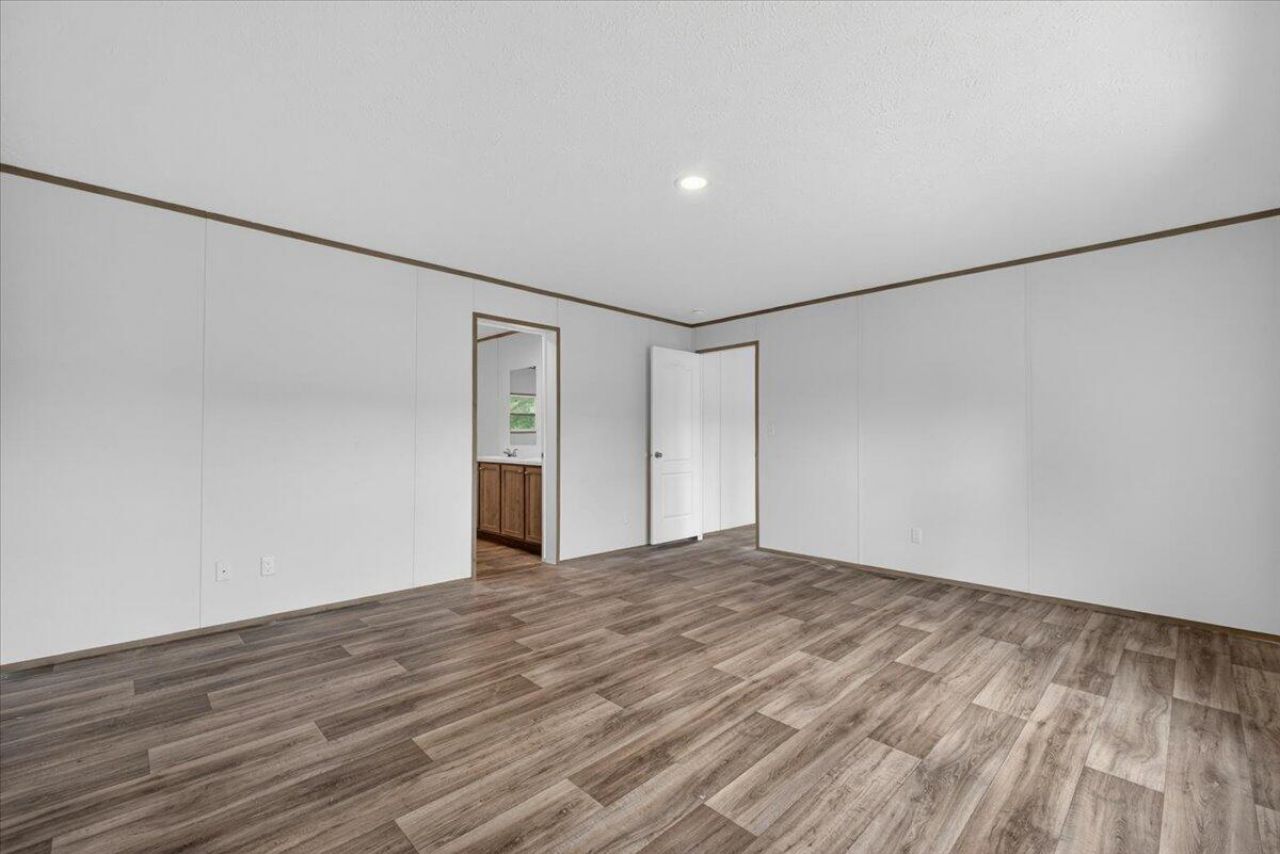 1185 Forty-one Road Photo 30