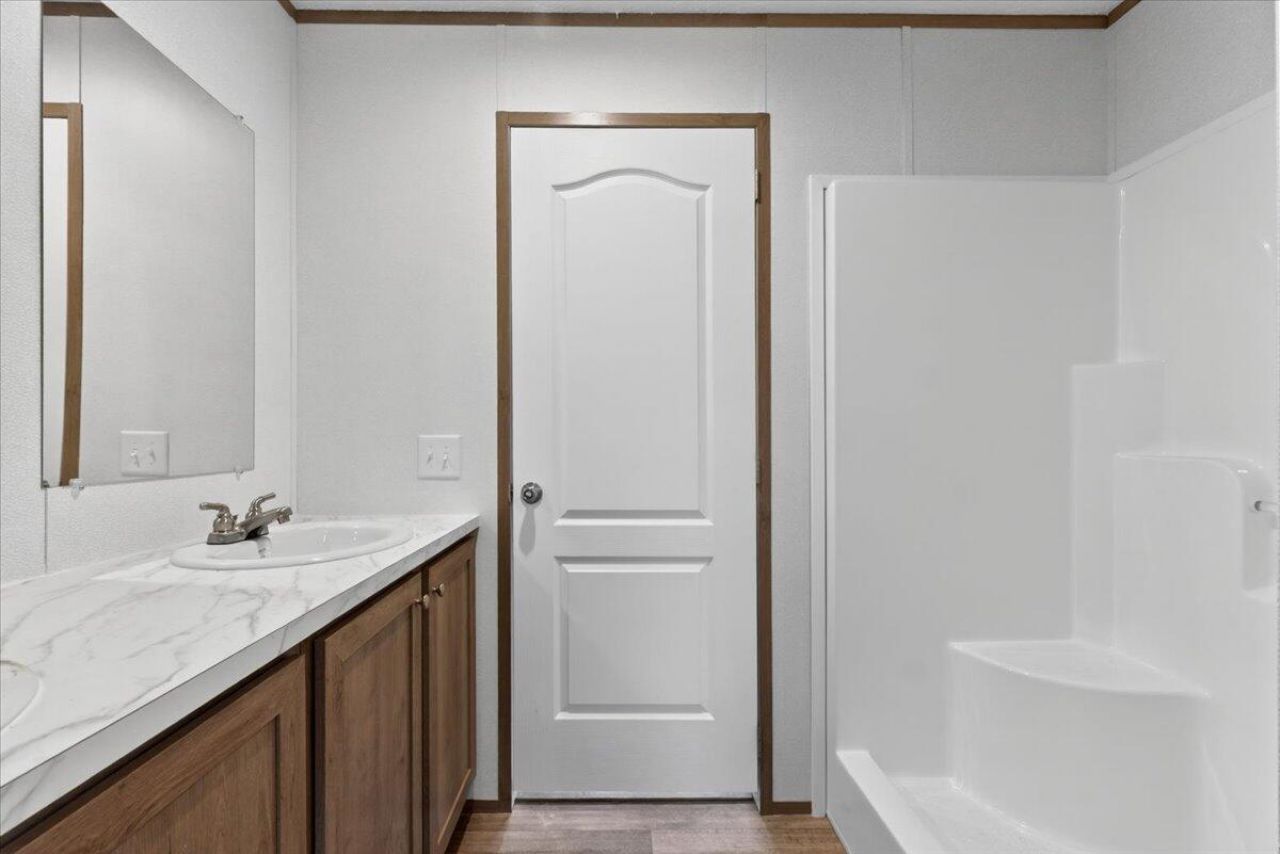 1185 Forty-one Road Photo 32