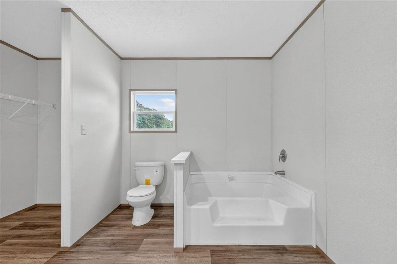 1185 Forty-one Road Photo 34