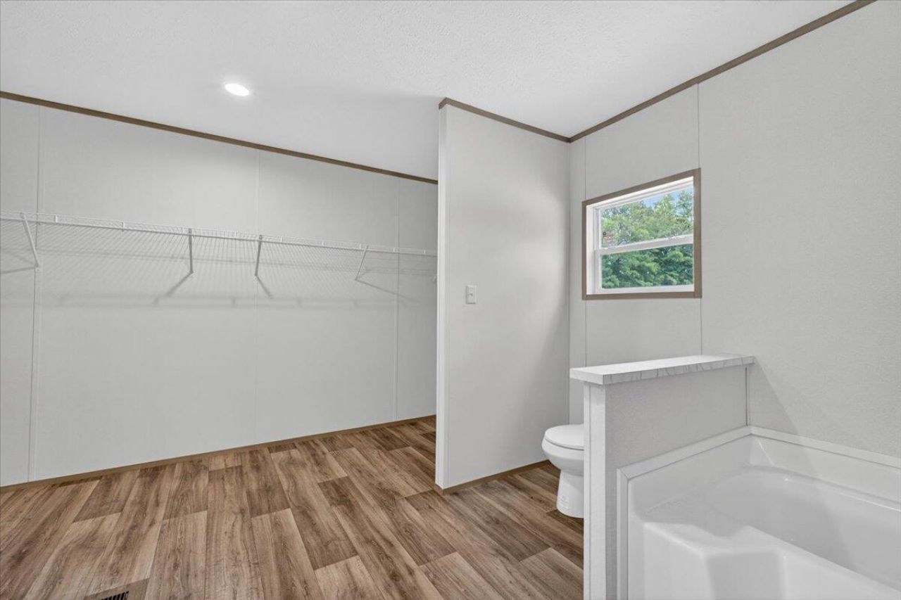 1185 Forty-one Road Photo 35