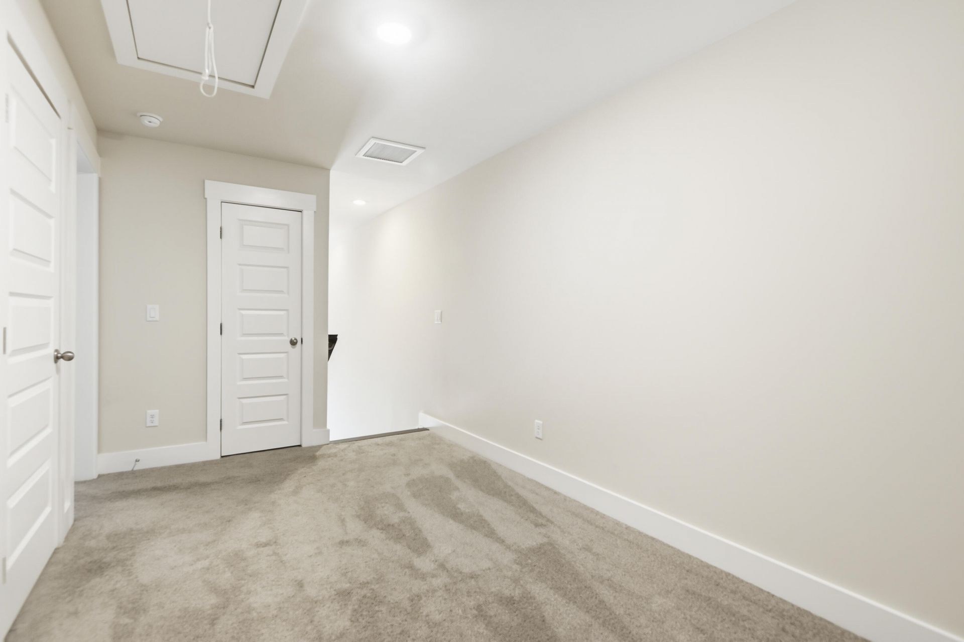 7722 Park Gate Drive Photo 15