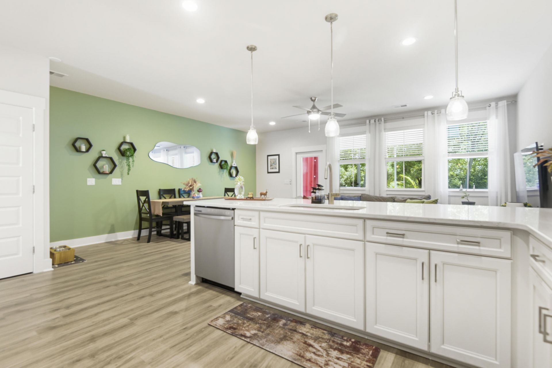 7722 Park Gate Drive Photo 5