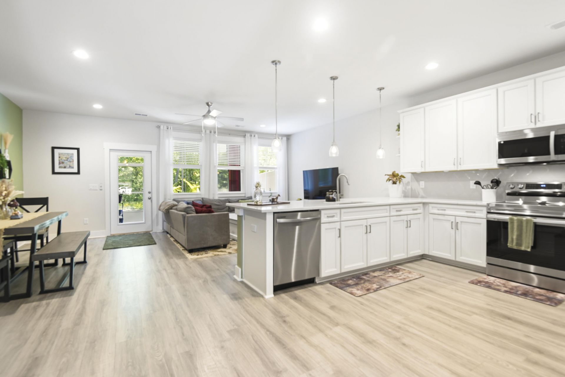 7722 Park Gate Drive Photo 8