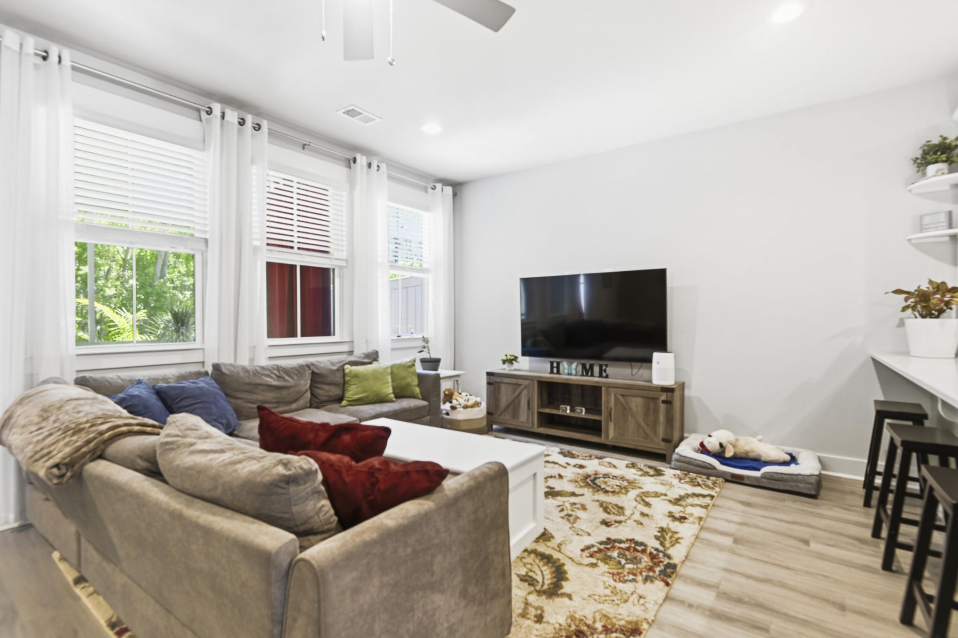 7722 Park Gate Drive Photo 9