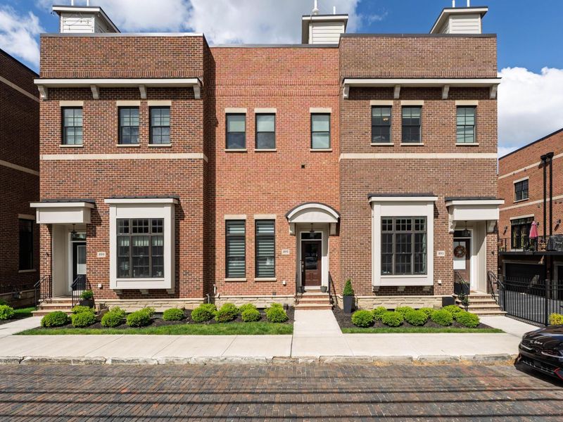 895 S Wall Street, Columbus, OH 43206 Photo 2