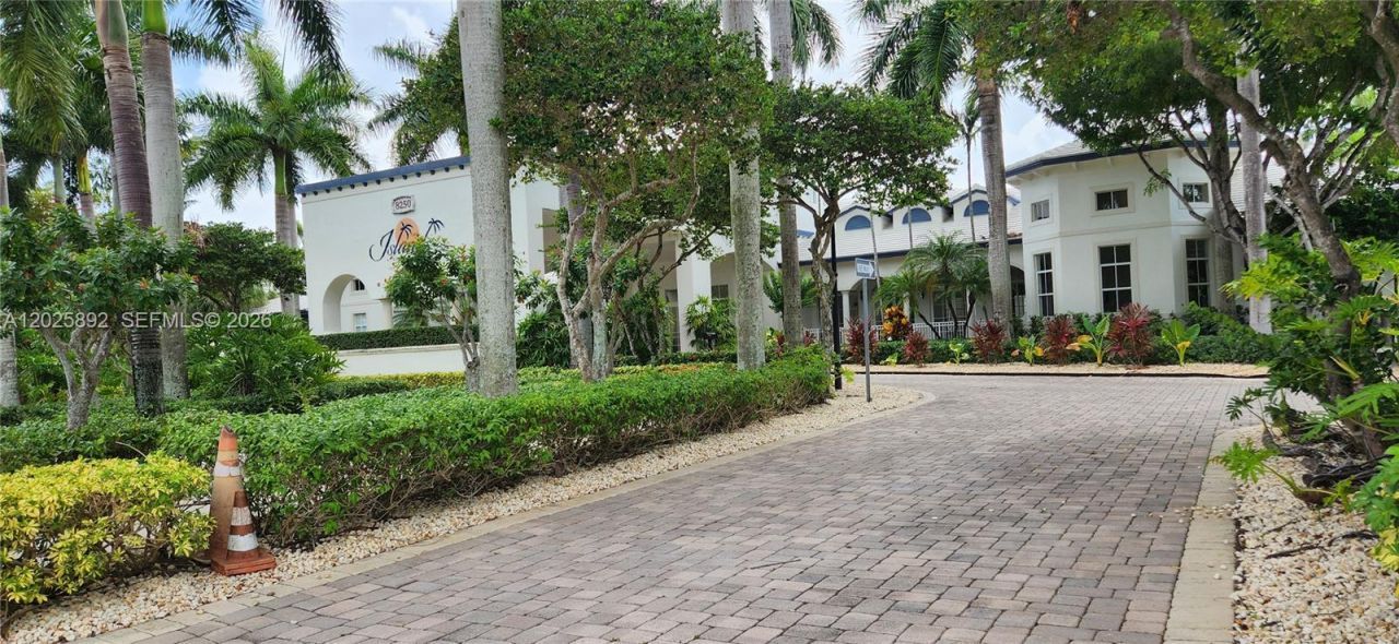 8652 NW 112th Ct , Doral, FL 33178 Photo