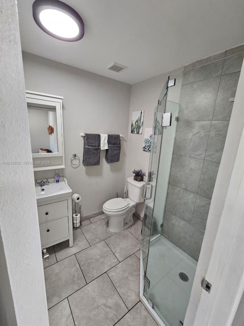 2224 SW 11th St , Unit 3, Miami, FL 33135 Photo