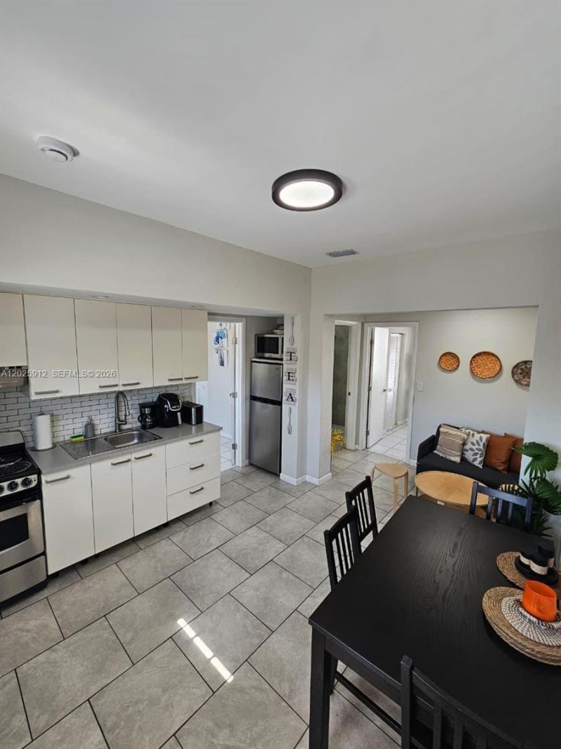 2224 SW 11th St , Unit 3, Miami, FL 33135 Photo