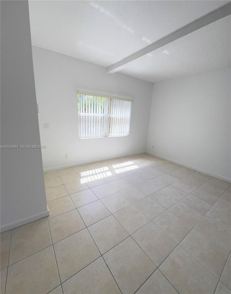 718 NE 4th Ct , Unit 718, Hallandale Beach, FL 33009 Photo