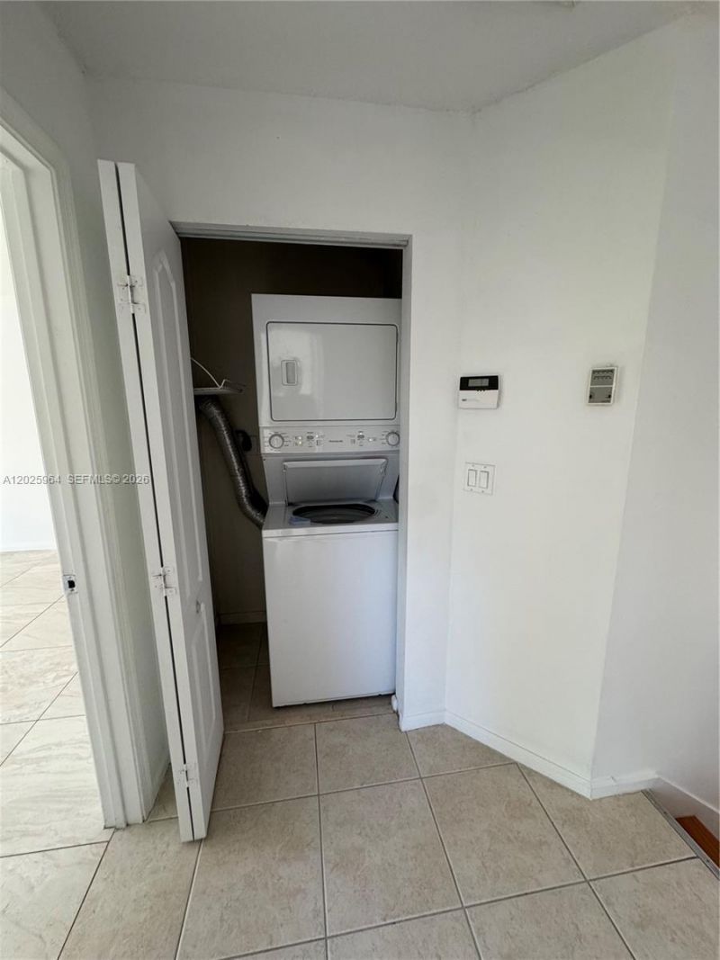 718 NE 4th Ct , Unit 718, Hallandale Beach, FL 33009 Photo