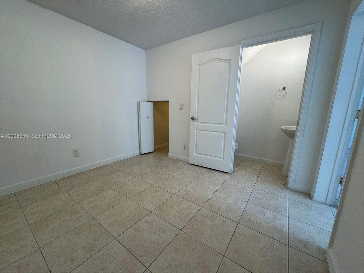 718 NE 4th Ct , Unit 718, Hallandale Beach, FL 33009 Photo